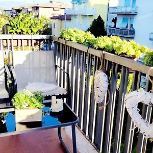 Vicino Al Centro Adigeo E Fiera Apartamento